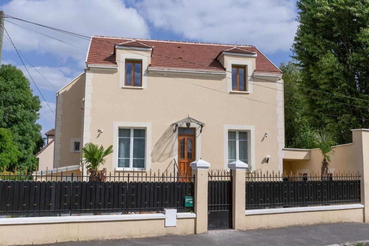 Joli Appartement De Vacances Écouen Dış mekan fotoğraf